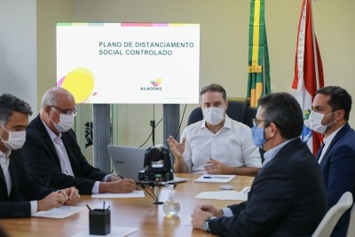 Governo de Alagoas anuncia retorno das aulas presenciais para o público adulto